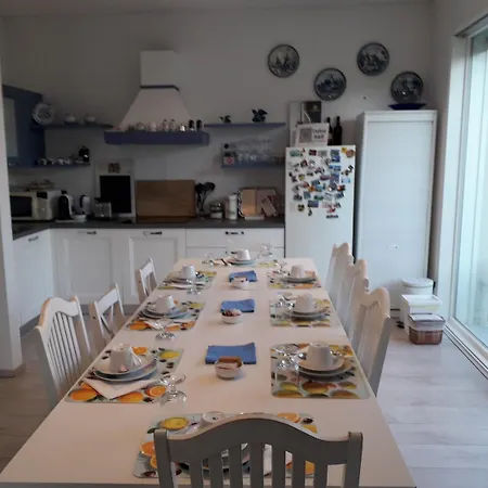 Dafne Nocleg ze śniadaniem 4*