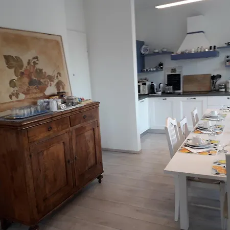 Alojamento de Acomodação e Pequeno-almoço Dafne Treviso