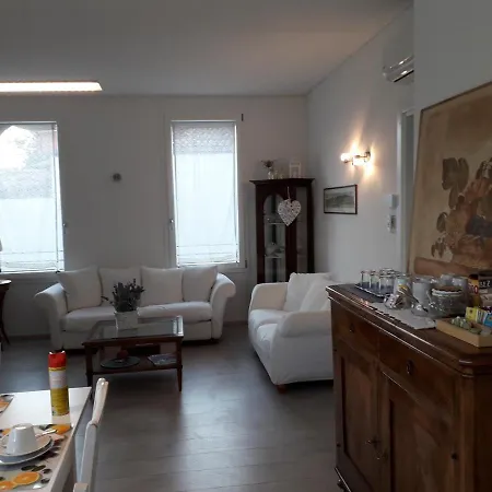 Dafne Bed and Breakfast 2*