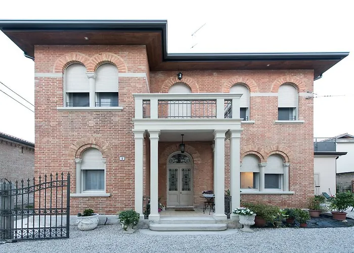 Oda ve Kahvaltı Dafne 4*